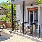 Georgia Apartamento Stafylos