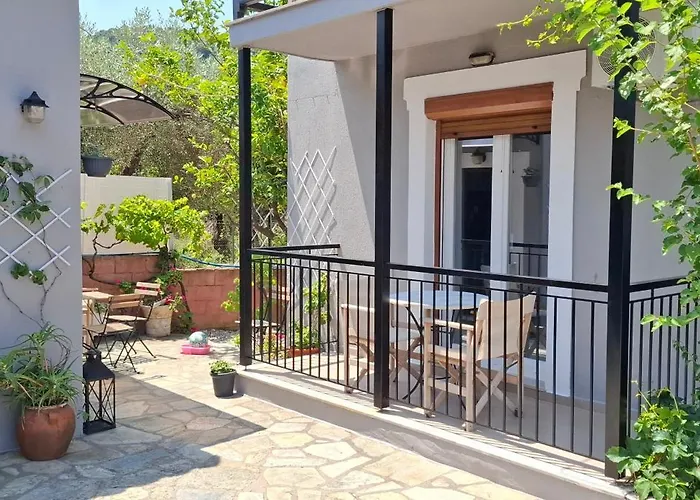 Georgia Apartment Stafylos